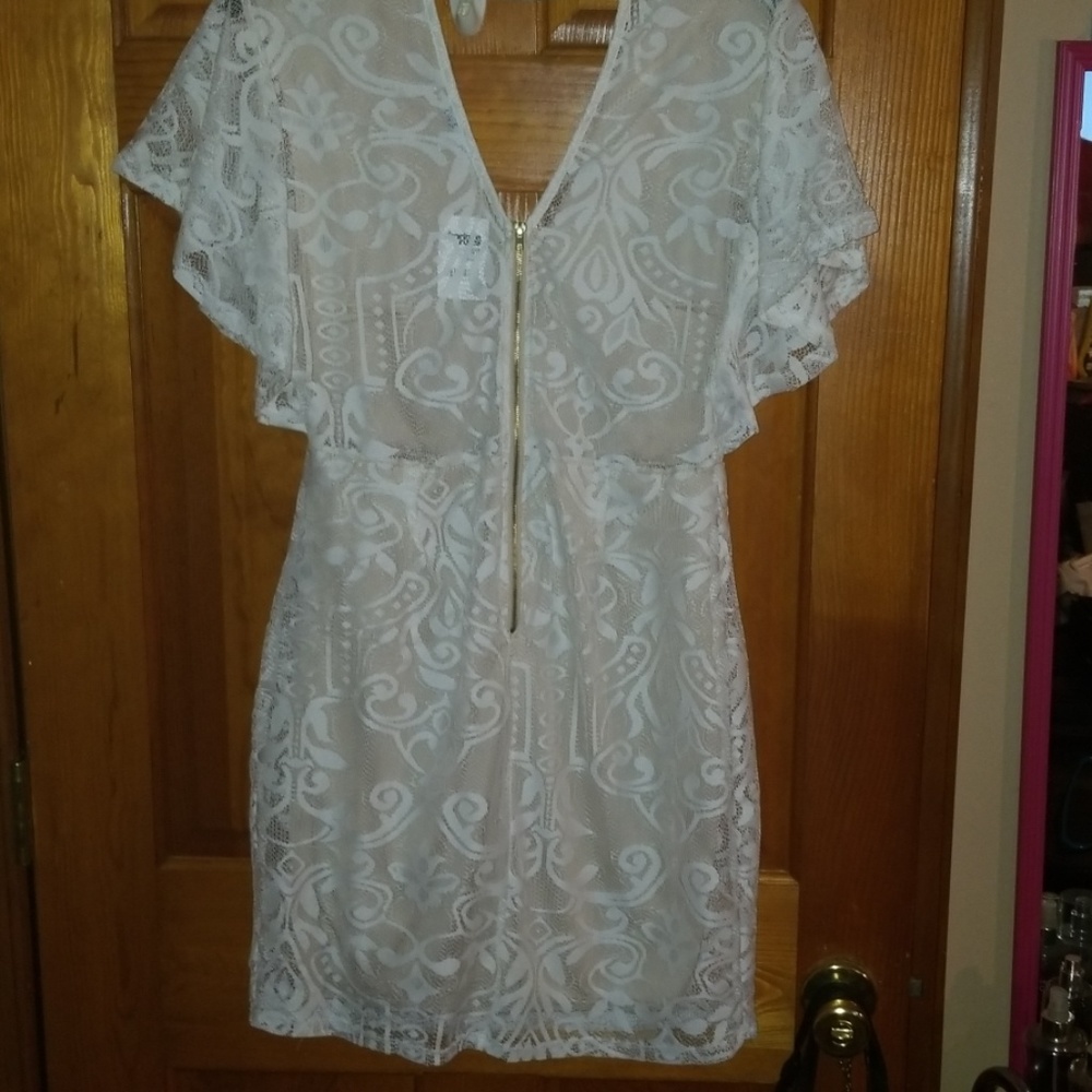 Clothes - Picture 2 of 4